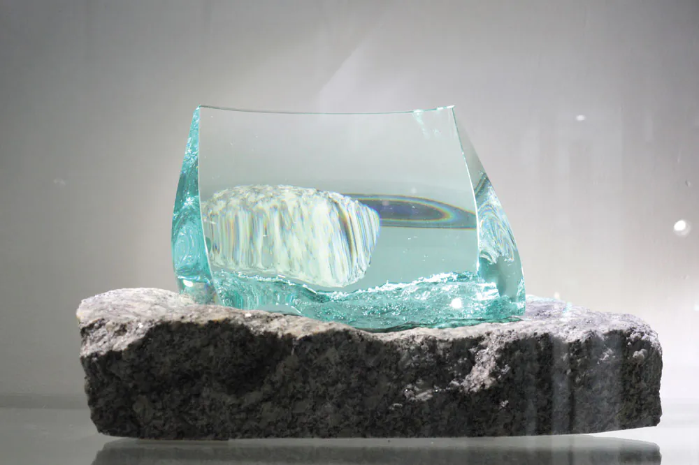 ガラス製の美術品